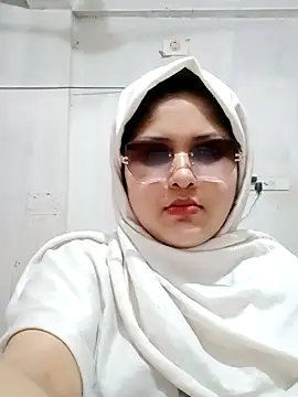 Snapshot of Nusrat-N chatting on 05/13/26, 03:26 Nusrat-N online show from 05/13/26, 03:26