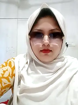 Snapshot of Nusrat-N chatting on 05/19/26, 01:56 Nusrat-N online show from 05/19/26, 01:56
