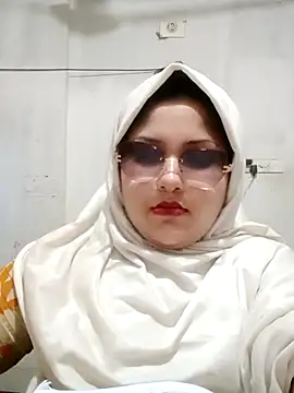 Snapshot of Nusrat-N chatting on 05/25/26, 01:22 Nusrat-N online show from 05/25/26, 01:22