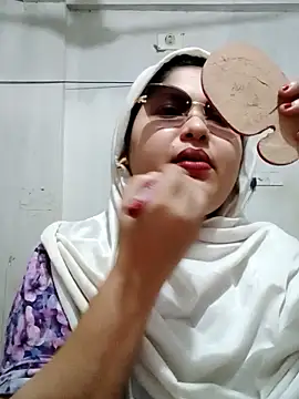 Snapshot of Nusrat-N chatting on 05/29/26, 11:14 Nusrat-N online show from 05/29/26, 11:14