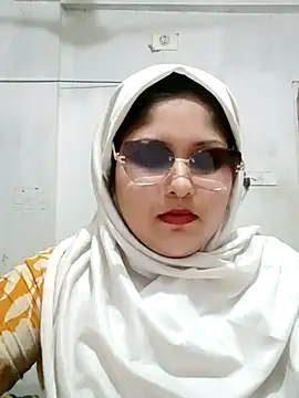 Snapshot of Nusrat-N chatting on 05/30/26, 01:08 Nusrat-N online show from 05/30/26, 01:08
