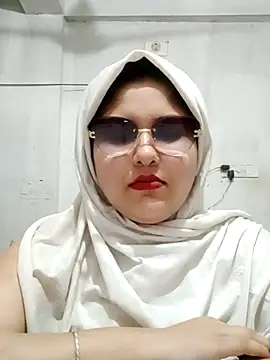 Snapshot of Nusrat-N chatting on 06/01/26, 12:01 Nusrat-N online show from 06/01/26, 12:01