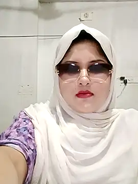 Snapshot of Nusrat-N chatting on 06/05/26, 04:02 Nusrat-N online show from 06/05/26, 04:02