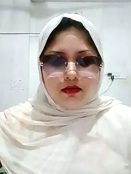 Snapshot of Nusrat-N chatting on 06/14/26, 02:24 Nusrat-N online show from 06/14/26, 02:24
