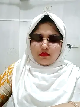Snapshot of Nusrat-N chatting on 06/22/26, 10:23 Nusrat-N online show from 06/22/26, 10:23