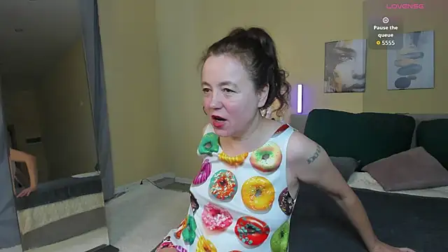 Kira Adler online show from 04/13/26, 01:00