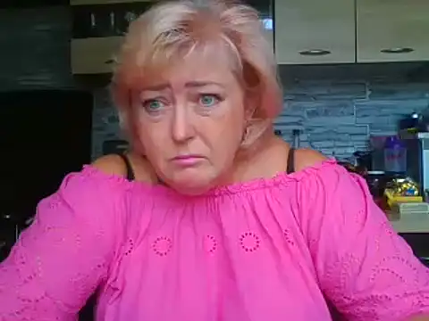 Snapshot of TerezaVelvet chatting on 09/27/25, 08:30 TerezaVelvet online show from 09/27/25, 08:30