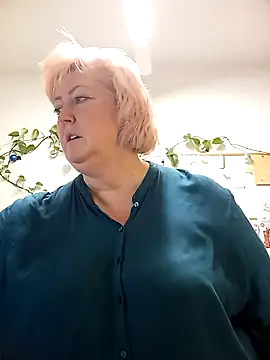 Snapshot of TerezaVelvet chatting on 09/30/25, 05:12 TerezaVelvet online show from 09/30/25, 05:12