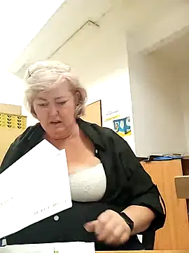 Snapshot of TerezaVelvet chatting on 10/07/25, 09:50 TerezaVelvet online show from 10/07/25, 09:50