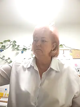 Snapshot of TerezaVelvet chatting on 10/21/25, 05:08 TerezaVelvet online show from 10/21/25, 05:08