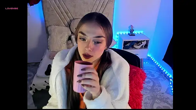 Mia Victoria22 online show from 05/01/26, 03:33