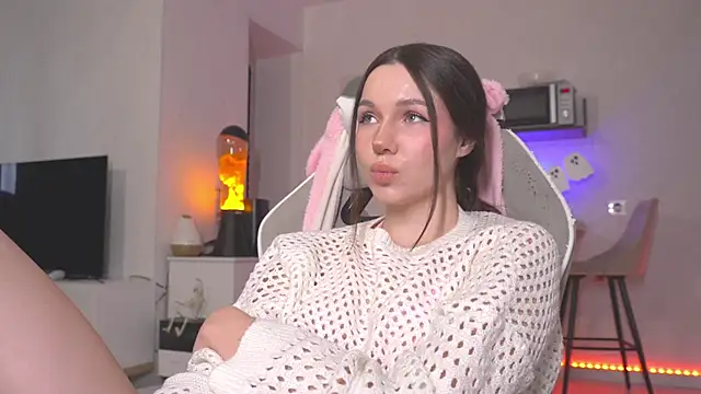 Snapshot of kategoodgirl chatting on 11/05/25, 10:15 kategoodgirl online show from 11/05/25, 10:15