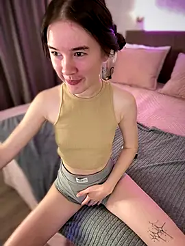 Snapshot of Marryme- chatting on 09/25/25, 01:59 Marryme- online show from 09/25/25, 01:59