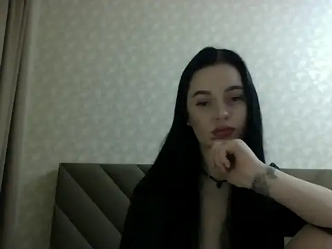 Lulii24 online show from 11/18/25, 02:50