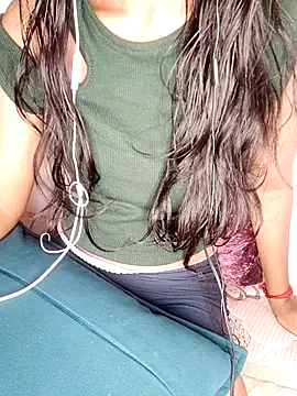 Snapshot of trending_tamizhachii chatting on 11/15/25, 07:32 trending tamizhachii online show from 11/15/25, 07:32