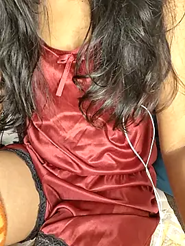 Snapshot of trending_tamizhachii chatting on 12/18/25, 07:09 trending tamizhachii online show from 12/18/25, 07:09