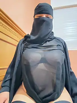 Snapshot of _Laiali_ chatting on 09/15/25, 12:27 Laiali online show from 09/15/25, 12:27