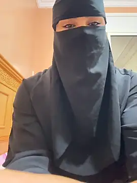 Snapshot of _Laiali_ chatting on 09/27/25, 11:37 Laiali online show from 09/27/25, 11:37