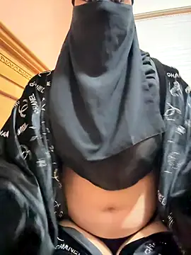 Snapshot of _Laiali_ chatting on 10/05/25, 11:30 Laiali online show from 10/05/25, 11:30