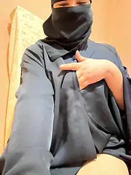 Snapshot of _Laiali_ chatting on 11/26/25, 12:50 Laiali online show from 11/26/25, 12:50