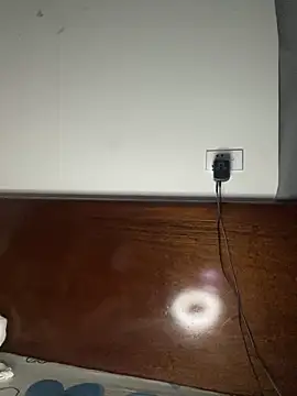 Snapshot of Meowyeuk6 chatting on 09/25/25, 04:27 Meowyeuk6 online show from 09/25/25, 04:27