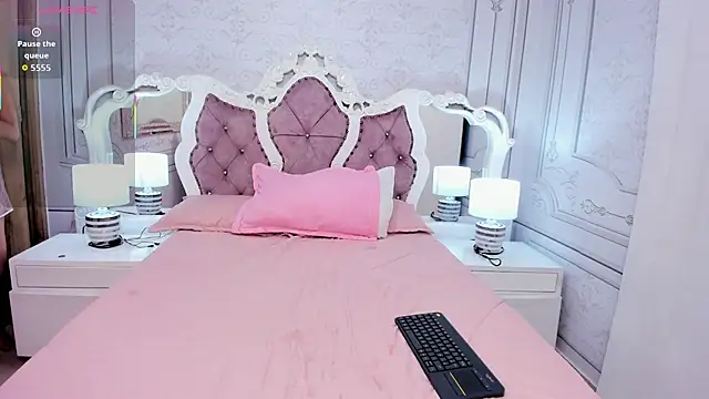 Snapshot of Sofi_naughty18 chatting on 10/28/25, 11:14 Sofi naughty18 online show from 10/28/25, 11:14