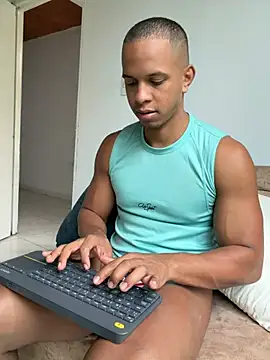 Snapshot of MarcoStriker chatting on 07/04/26, 03:29 MarcoStriker online show from 07/04/26, 03:29
