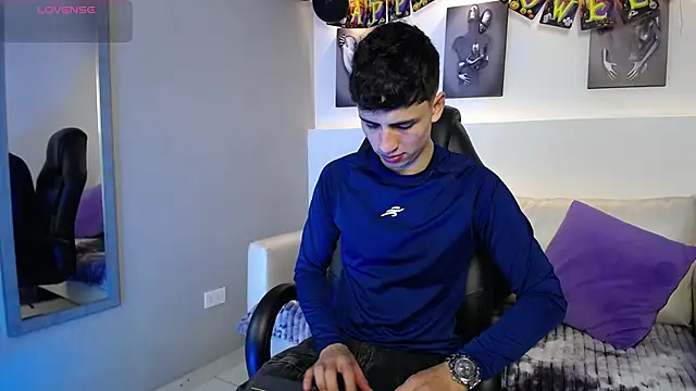 AdrianRinaldi online show from 10/13/25, 08:31