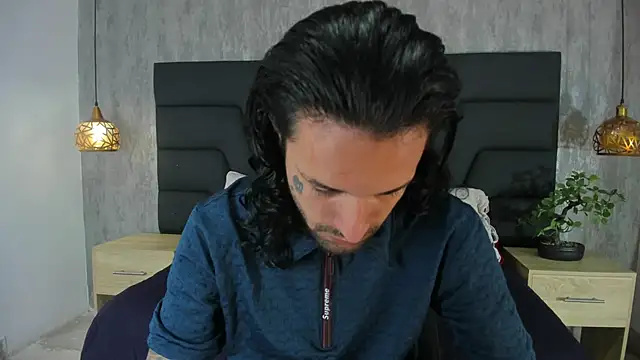 Hisoka 011 online show from 10/22/25, 07:35