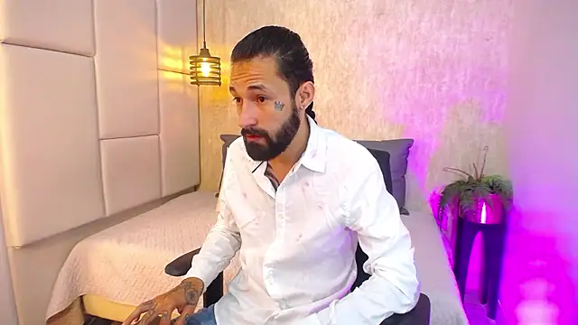 Hisoka 011 online show from 03/01/26, 02:35