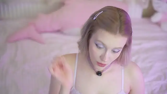 Snapshot of lil_tweety chatting on 11/02/25, 07:27 lil tweety online show from 11/02/25, 07:27