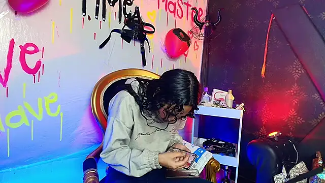 Sweettpleasure online show from 11/05/25, 01:44