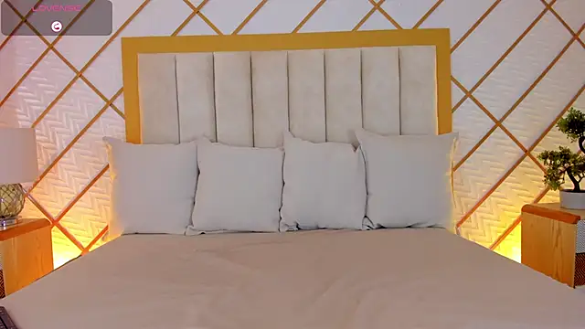 cocoamore online show from 02/03/26, 11:15