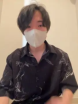 Snapshot of Yuma0718 chatting on 11/15/25, 11:43 Yuma0718 online show from 11/15/25, 11:43