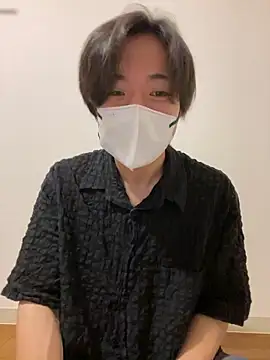 Snapshot of Yuma0718 chatting on 11/20/25, 02:50 Yuma0718 online show from 11/20/25, 02:50