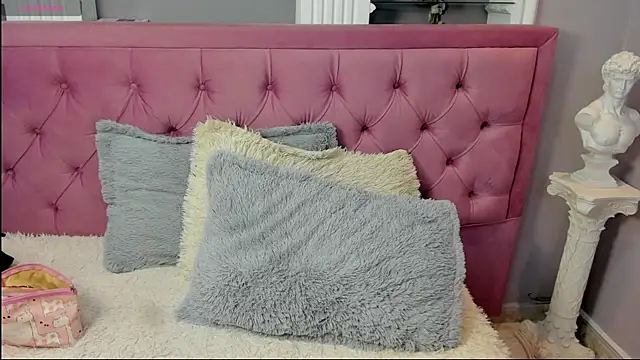 Snapshot of miel_latina chatting on 07/27/26, 12:45 miel latina online show from 07/27/26, 12:45