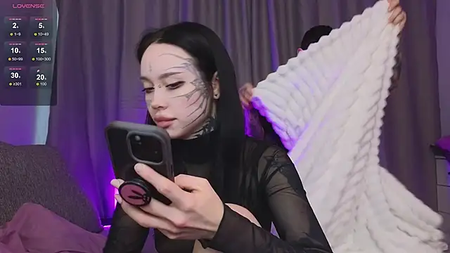 Snapshot of Somniyaa chatting on 11/26/25, 10:38 Somniyaa online show from 11/26/25, 10:38