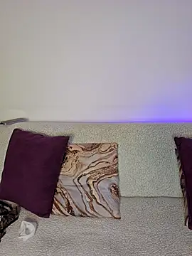 AliishaPss online show from 01/11/26, 07:41