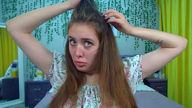 Snapshot of SherryBaers chatting on 10/15/25, 06:24 SherryBaers online show from 10/15/25, 06:24