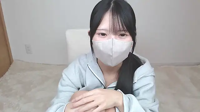 Snapshot of yuna_rin chatting on 10/19/25, 01:34 yuna rin online show from 10/19/25, 01:34