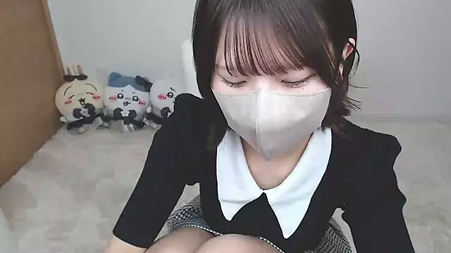 Snapshot of yuna_rin chatting on 12/16/25, 11:04 yuna rin online show from 12/16/25, 11:04