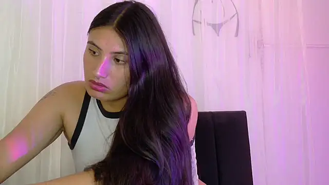 Snapshot of Linda_andrew chatting on 10/07/25, 07:44 Linda andrew online show from 10/07/25, 07:44