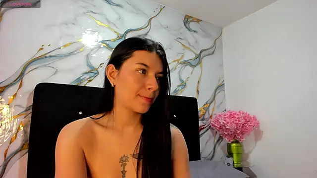 RoxanaBorns  online show from 06/30/26, 09:21