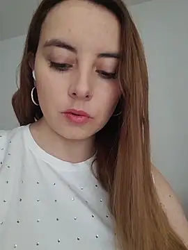 Scarlett Pink Rose online show from 11/28/25, 08:00