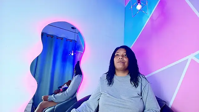 naomi campbel  online show from 11/05/25, 09:04