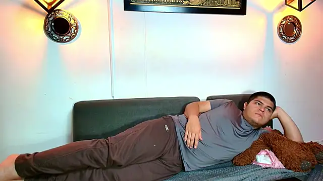 naomi campbel  online show from 01/06/26, 08:45