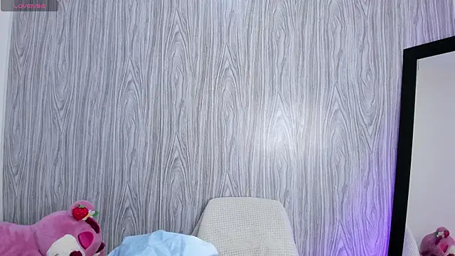 Snapshot of Sofii_03 chatting on 09/15/25, 11:16 Sofii 03 online show from 09/15/25, 11:16