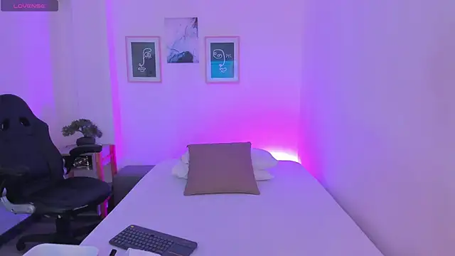 Snapshot of Anastasia_lauren chatting on 12/04/25, 08:06 Anastasia lauren online show from 12/04/25, 08:06