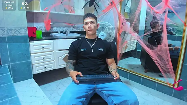 Thomas moon online show from 10/17/25, 11:02