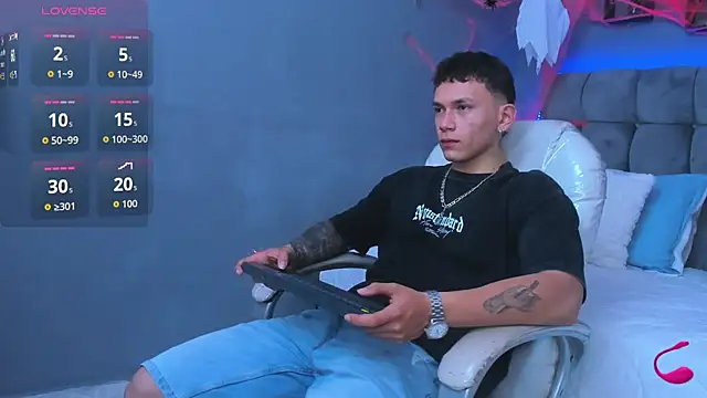 Thomas moon online show from 11/01/25, 03:58